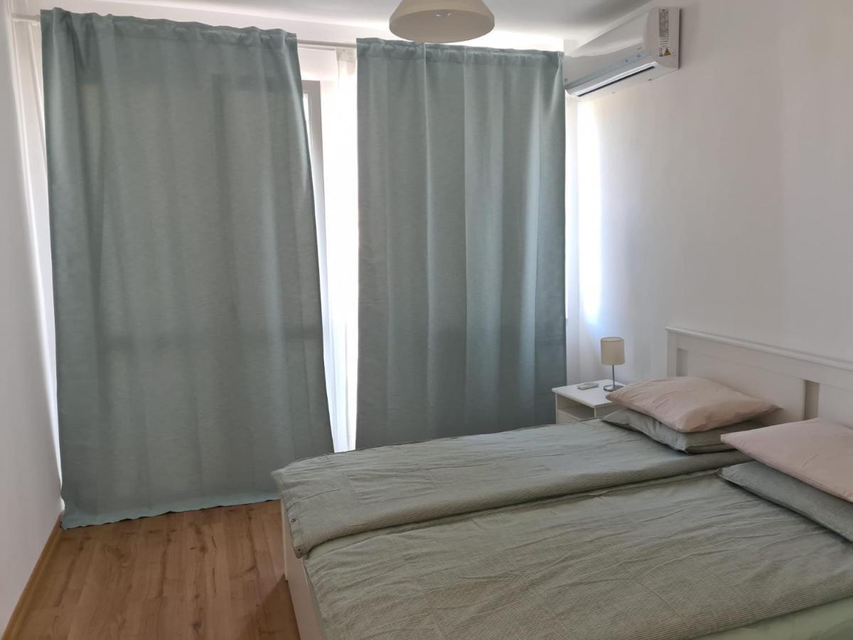 Rene'S Leisure Apartment Бухарест Екстер'єр фото